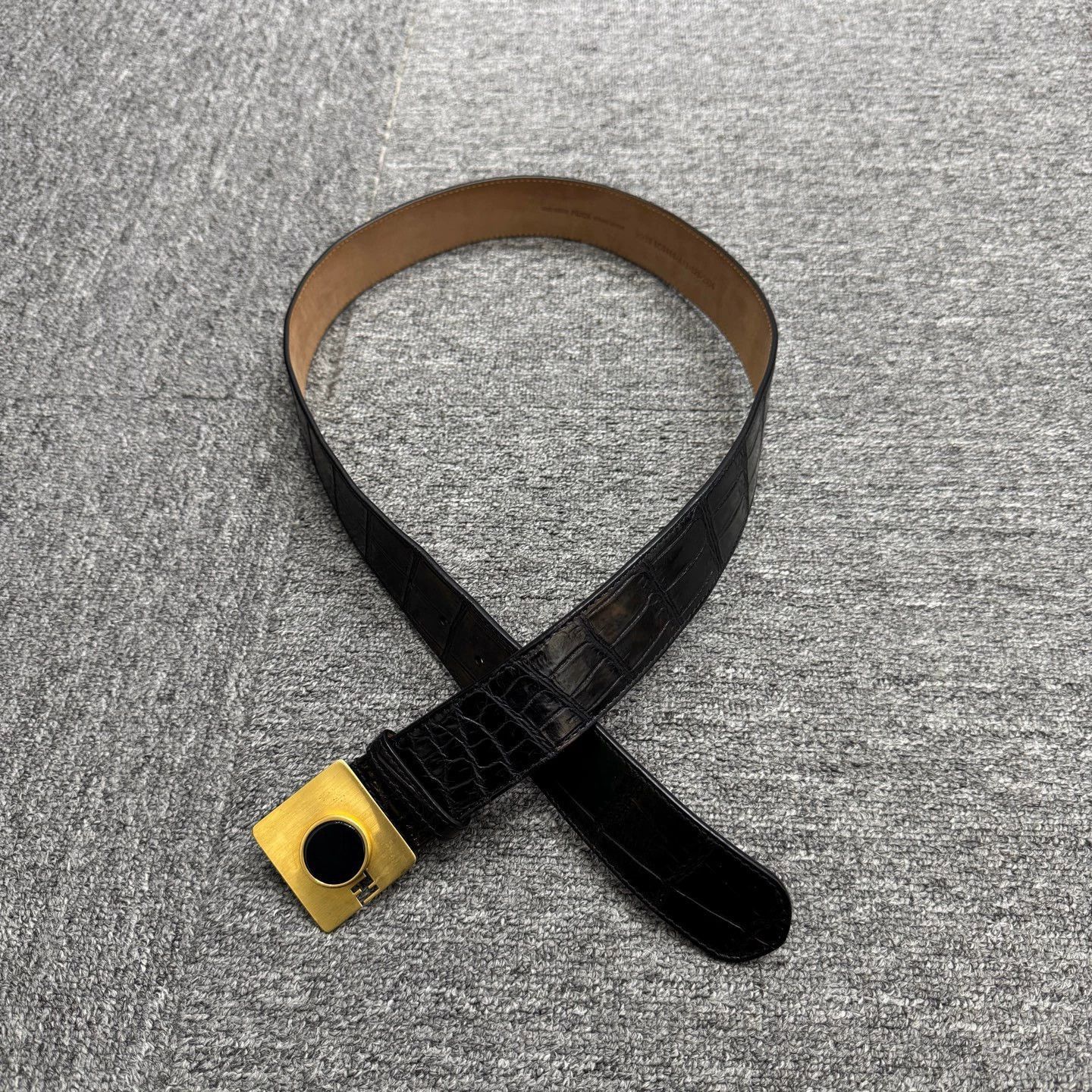 Fendi Black Crocodile-Embossed Belt with Gold Buckle Size ONE SIZE - 1 Thumbnail