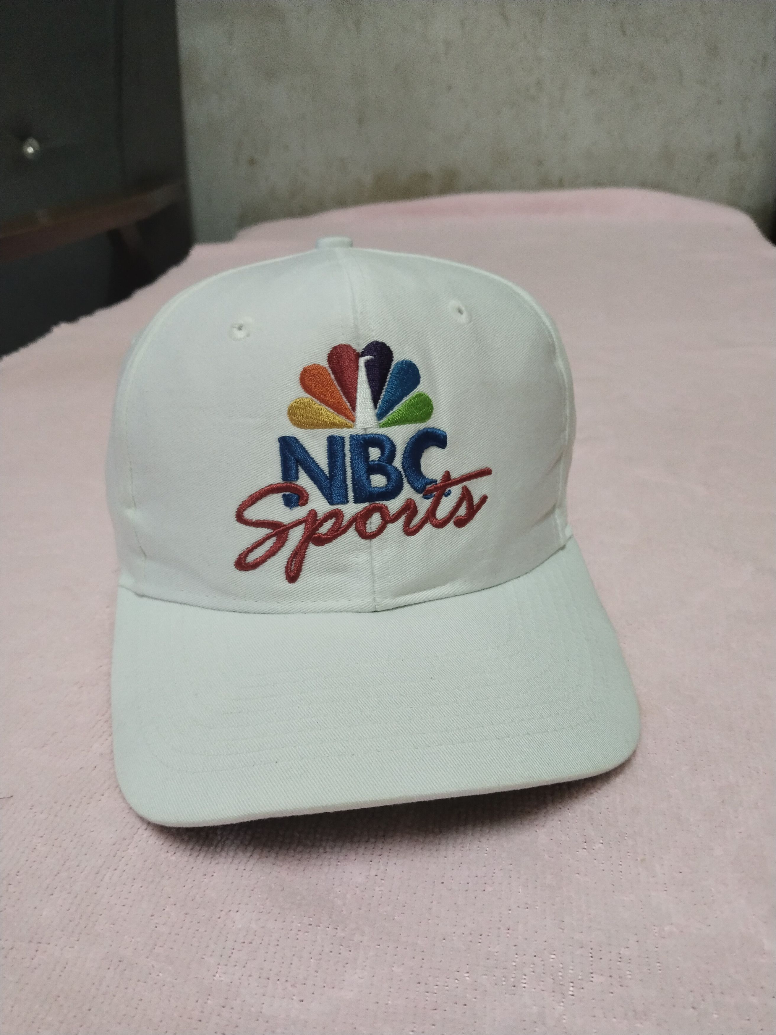 Vintage VINTAGE NBC SPORTS STRAPBACK BASEBALL CAP Size ONE SIZE - 1 Thumbnail
