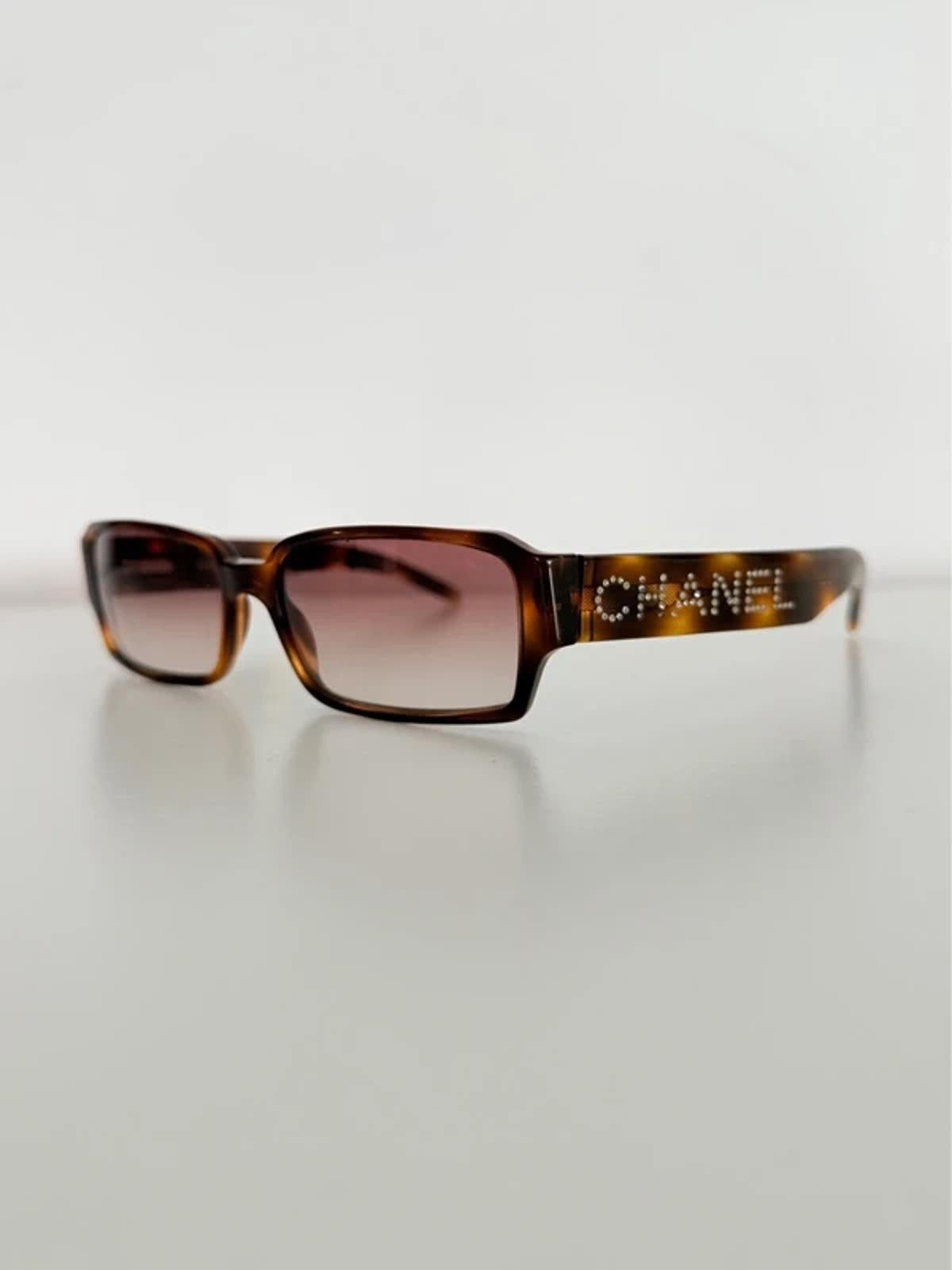 Chanel Chanel crystal rectangular sunglasses Size ONE SIZE - 2 Thumbnail