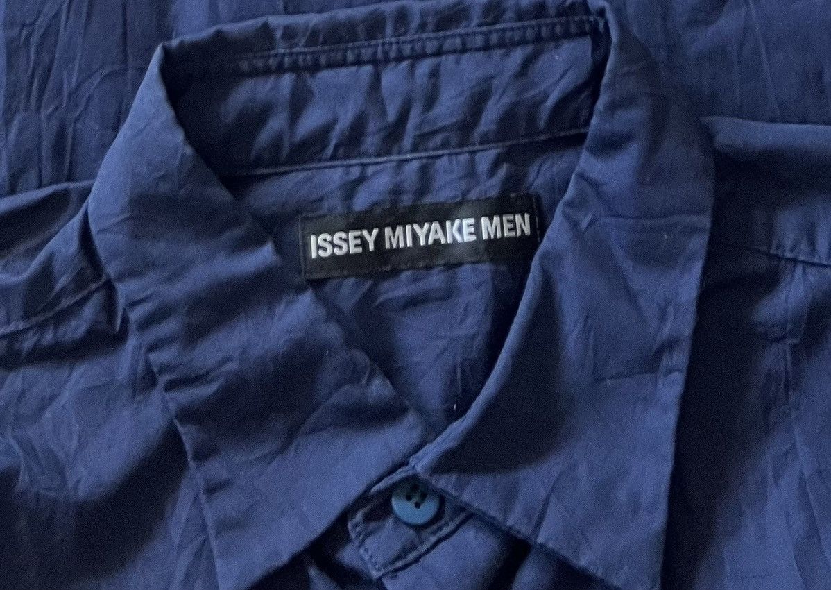 Issey Miyake Vintage issey miyake men wrinkled blue boxy button up shirt Size US M / EU 48-50 / 2 - 3 Thumbnail