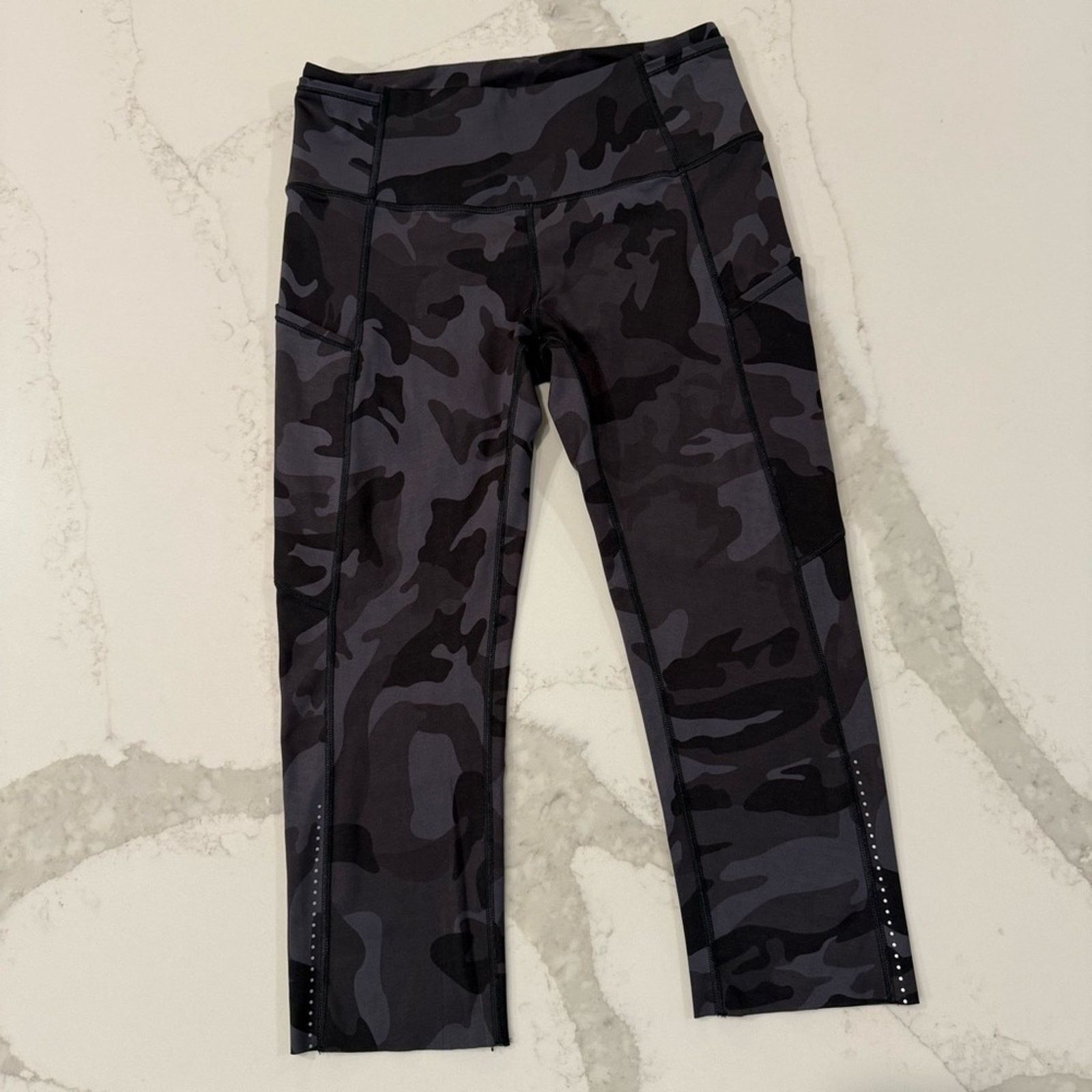 Lululemon Lululemon Fast & Free High Rise Crop Leggings Women’s 6 Gray Size 28" / US 6 / IT 42 - 1 Thumbnail