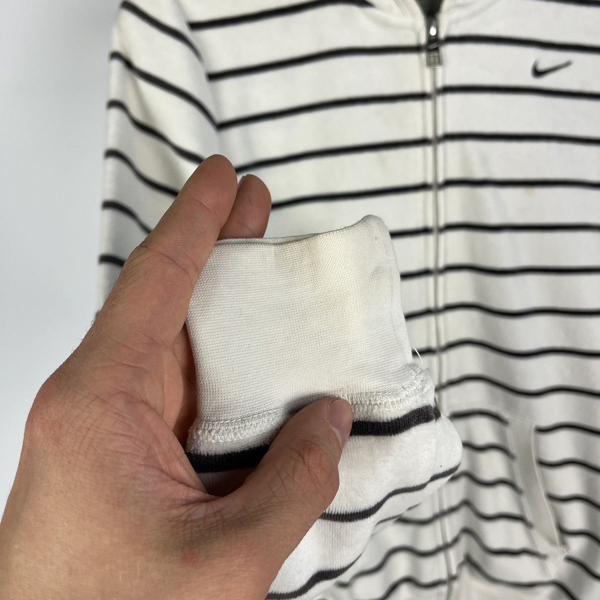 Nike Vintage Nike Striped Velour Zip Up Hoodie Y2K White Top Size S / US 4 / IT 40 - 5 Thumbnail