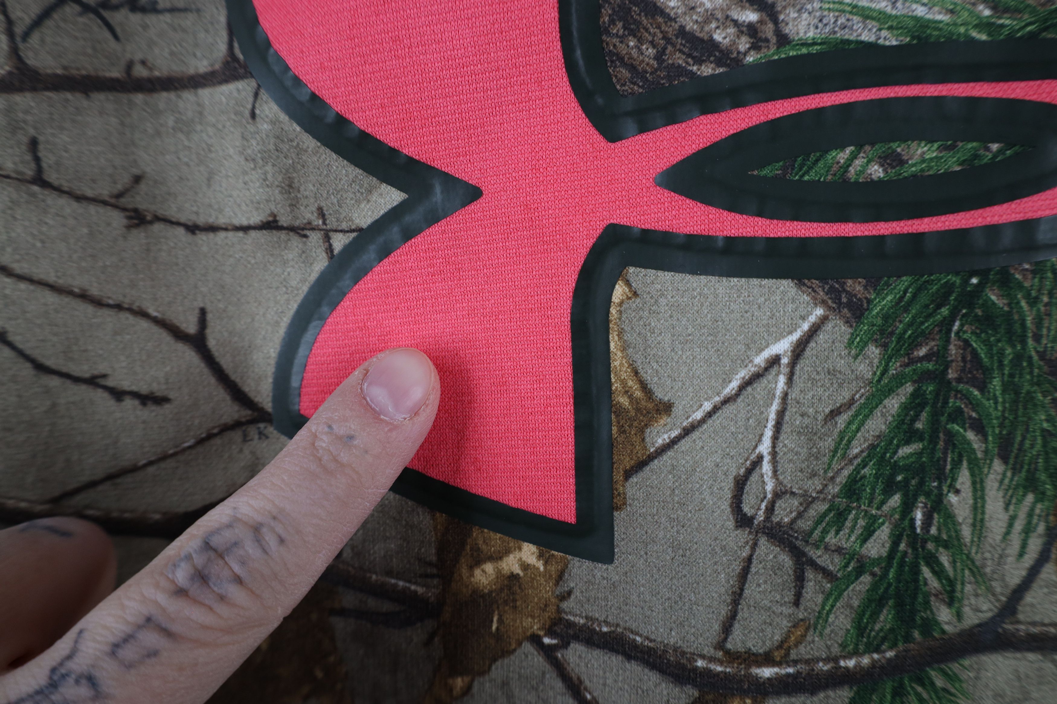 Under Armour × Vintage Under Armour Big Logo Realtree Camouflage Hoodie Sweatshirt Size S / US 4 / IT 40 - 6 Thumbnail