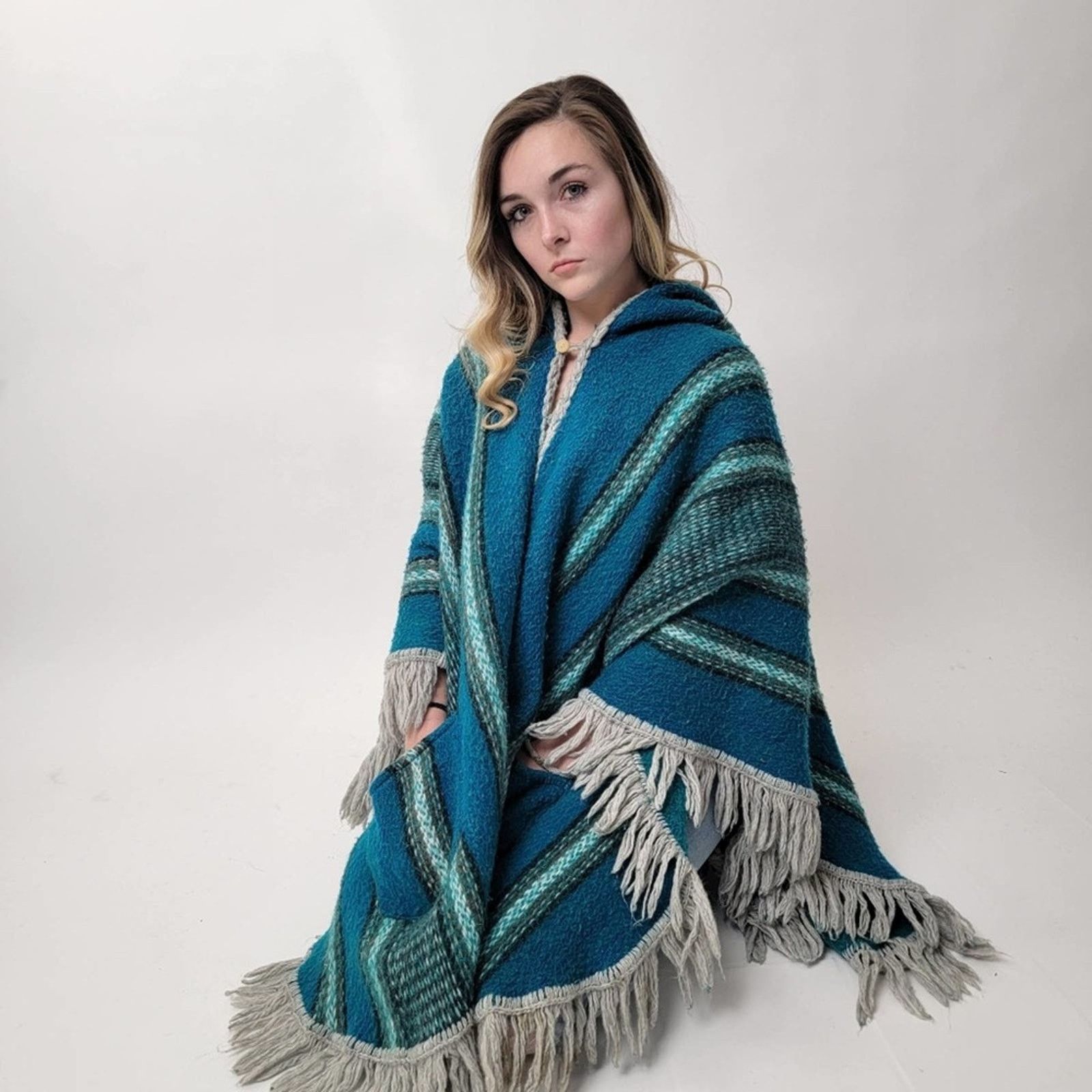 Vintage One of a Kind 70's Mod Knit Fringe Poncho Shrug Size ONE SIZE - 2 Thumbnail