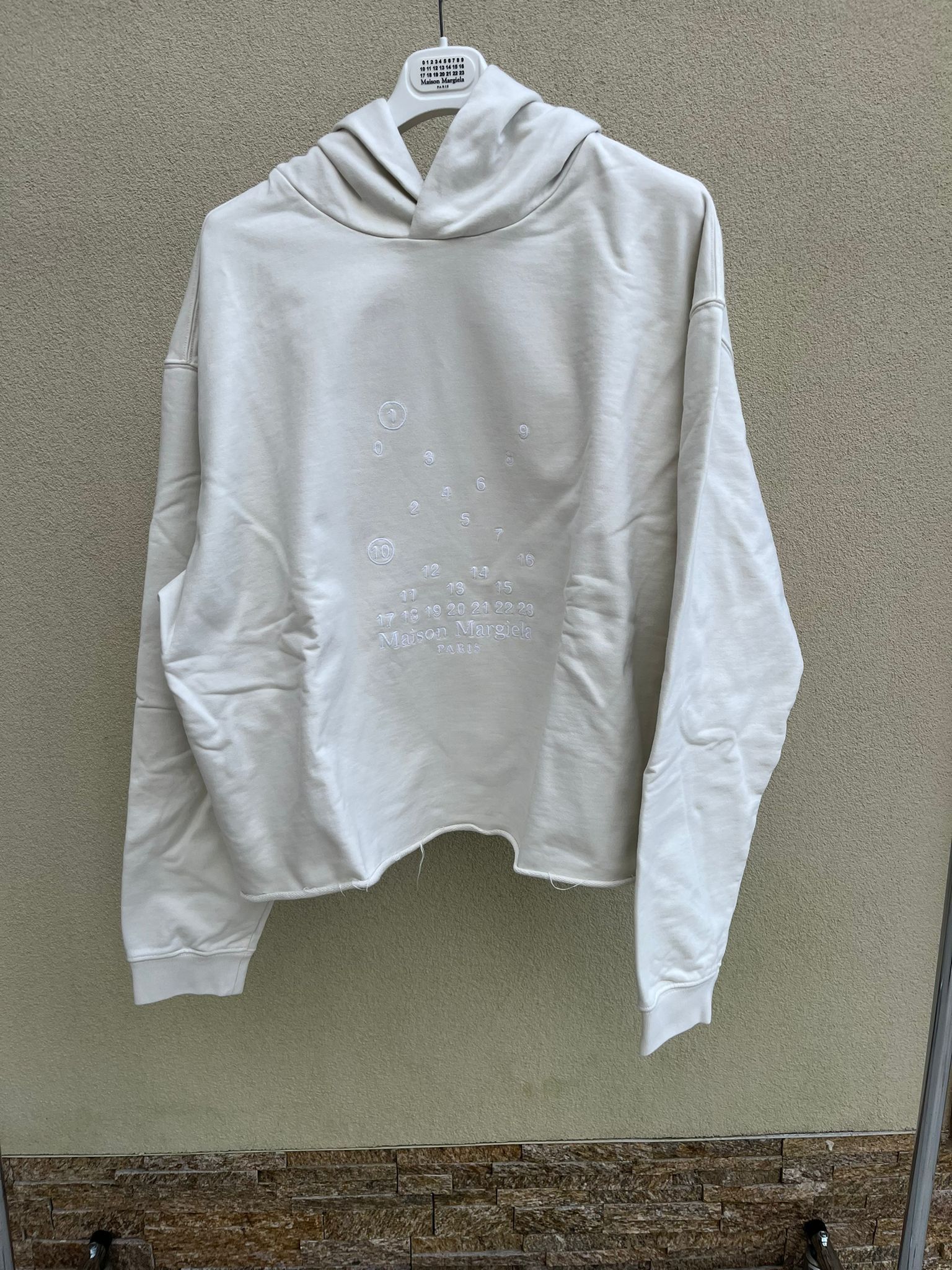 Maison Margiela Logo Embroidered Hoodie in White Size US XL / EU 56 / 4 - 9 Thumbnail