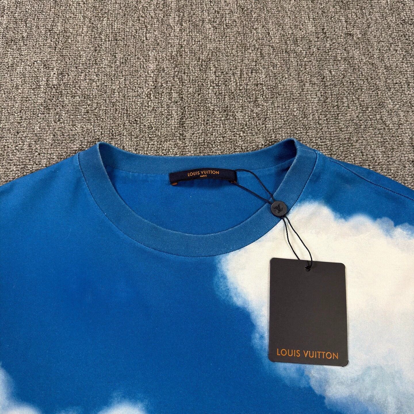 Louis Vuitton LV Blue Sky Cloud SS Tee L Size US L / EU 52-54 / 3 - 3 Thumbnail