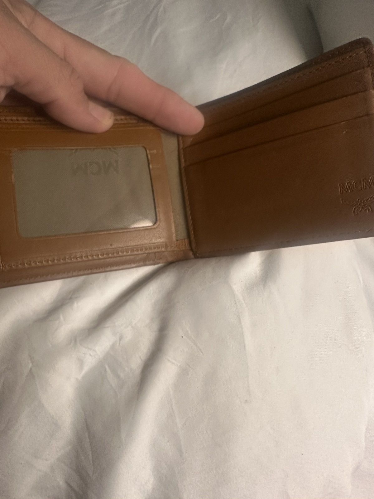 MCM Mcm bifold wallet. Light used really nice condition Size ONE SIZE - 6 Thumbnail
