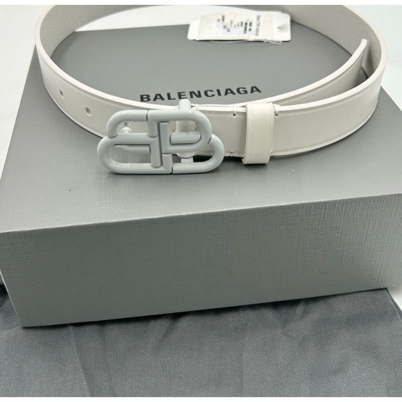 Balenciaga Women's Balenciaga BB white leather belt size 65 cm/26 in Size ONE SIZE - 1 Thumbnail