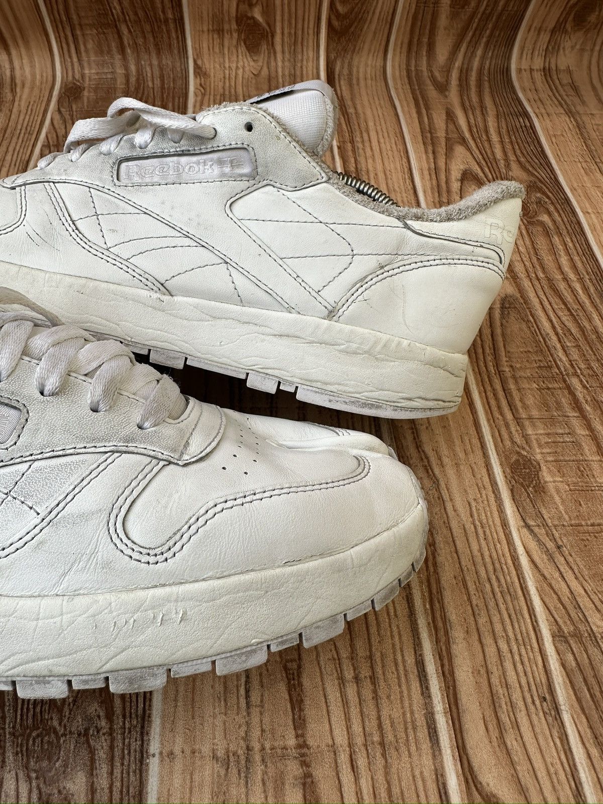Maison Margiela × Reebok Reebok x Maison Margiela Classic Leather Tabi Sneakers Size US 9.5 / EU 42-43 - 14 Thumbnail