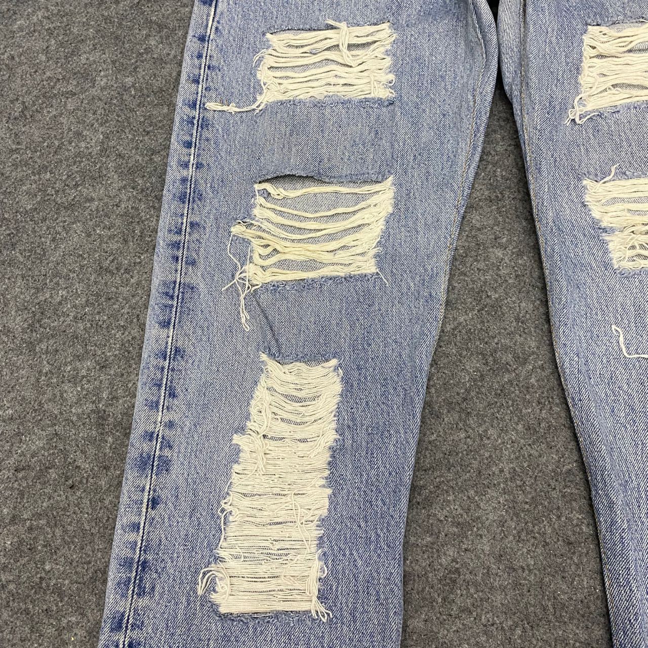 Levi's 💥Vintage Levis 501 Distressed denim Kurt Cobain Style Size US 32 / EU 48 - 19 Thumbnail