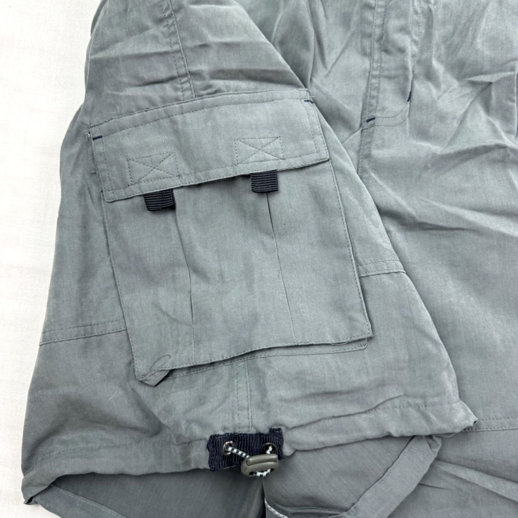 Vintage VINTAGE Maners Club Cargo Shorts Men XL Gray Polyester Drawstring 9in Inseam Casual Y2K 90s Outdoor Hunting Fishing NWT Size US 36 / EU 52 - 4 Thumbnail