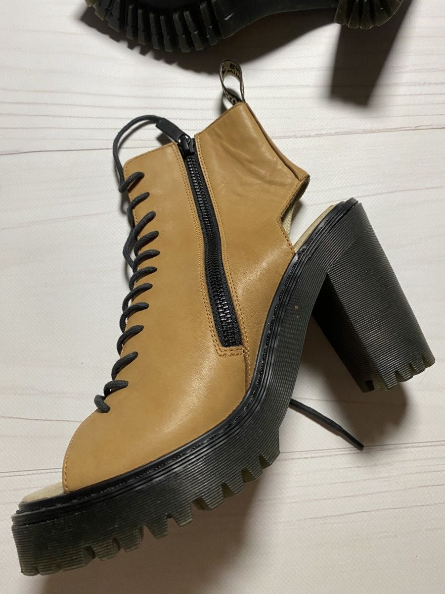 Dr. Martens Dr.Martens Carmelita High boots Size US 7 / IT 37 - 10 Thumbnail