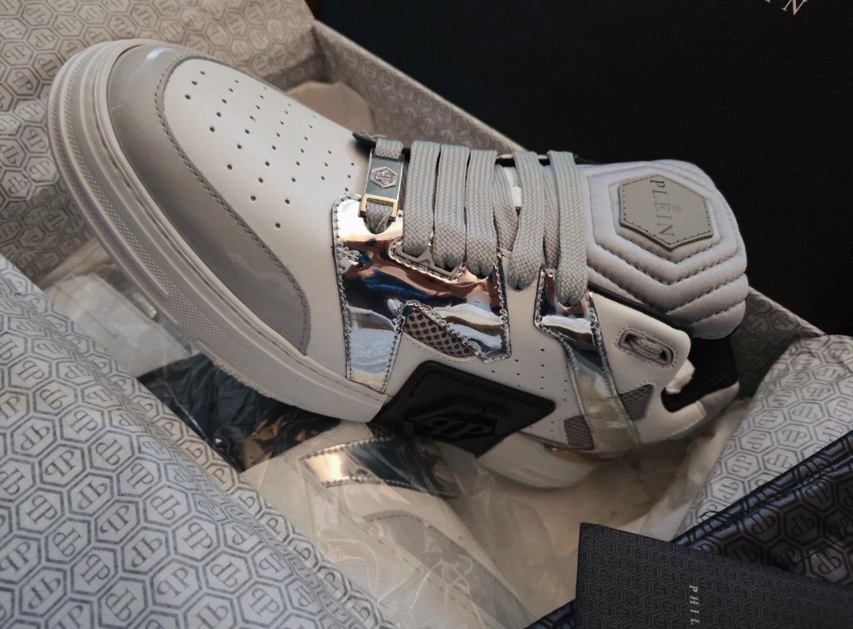 Philipp Plein Brand new Philipp Plein low-top sneakers, never worn. Size US 12 / EU 45 - 7 Thumbnail