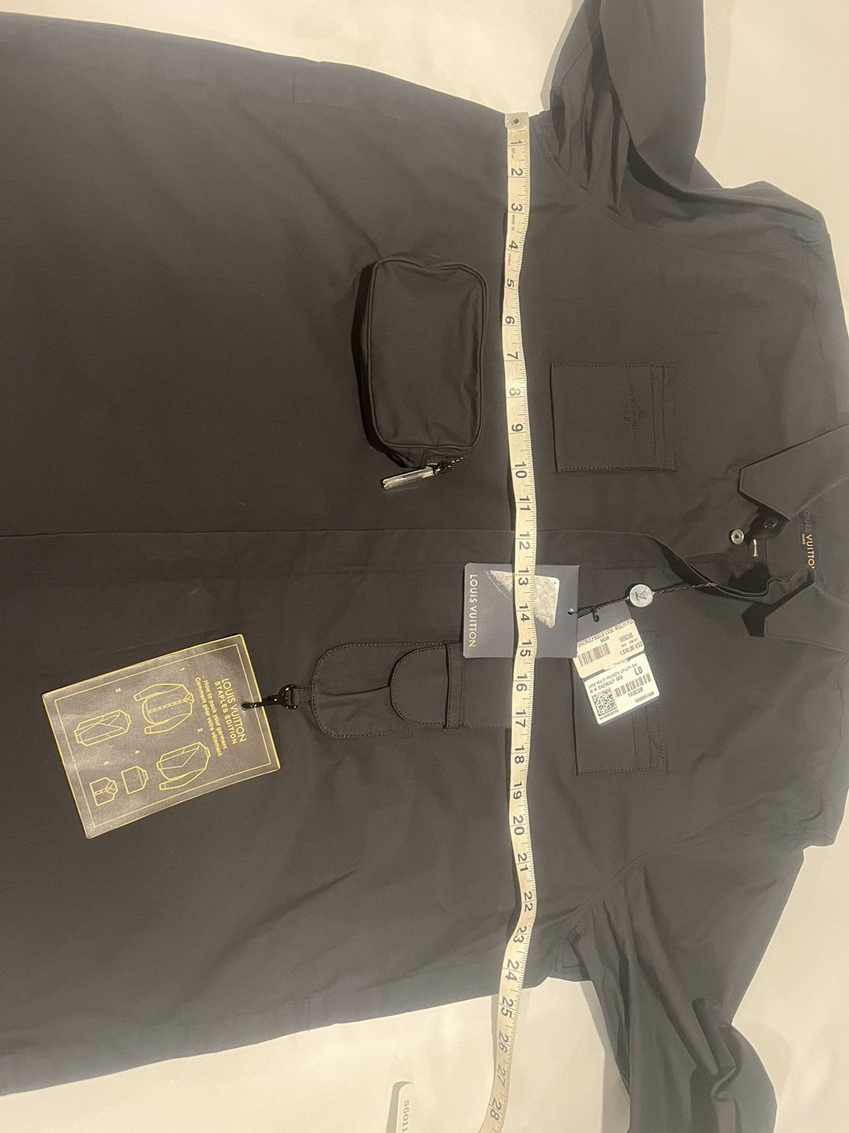 Louis Vuitton Louis Vuitton 3D shirt. L. $1490 Size US L / EU 52-54 / 3 - 11 Thumbnail