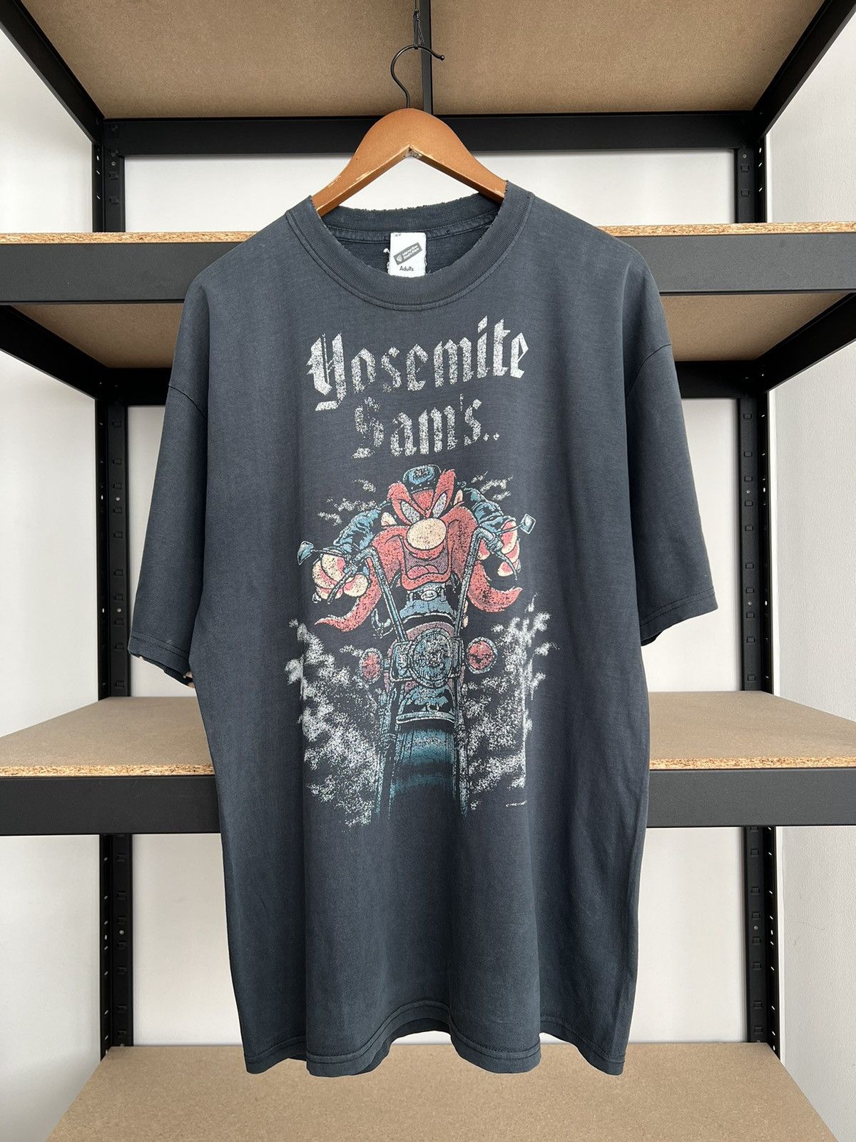 Warner Bros Vintage 1999 Yosemite Sam Biker Looney Tunes Cartoon Tshirt Size US XL / EU 56 / 4 - 1 Thumbnail
