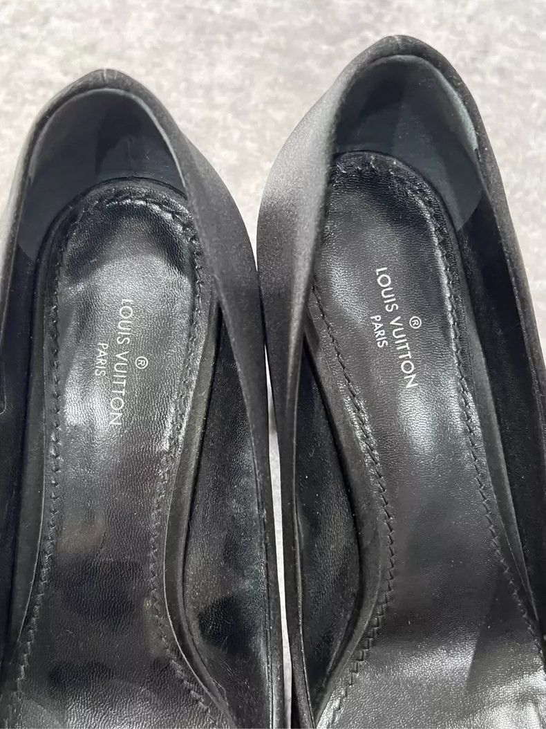 Louis Vuitton Louis Vuitton Diamond logo satin heels Size US 6 / IT 36 - 4 Thumbnail