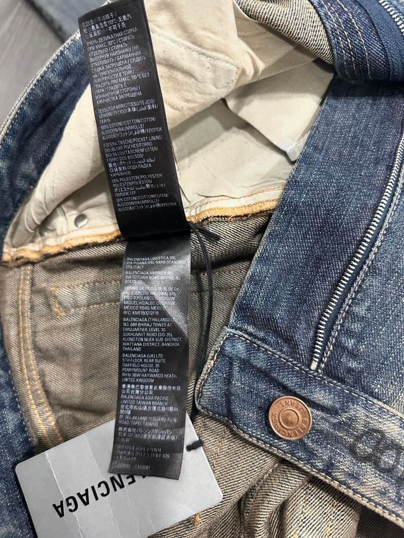 Balenciaga Balenciaga SS23 Dark Distressed Rhinestone Denim Size US 34 / EU 50 - 22 Thumbnail