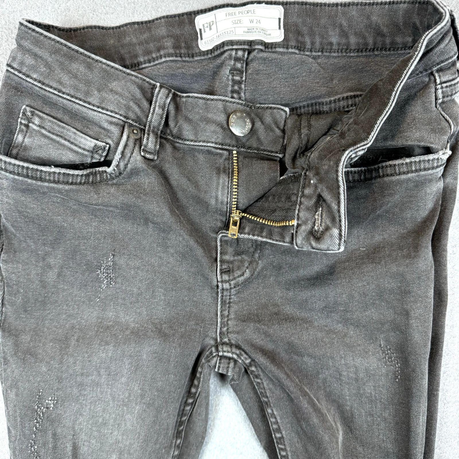 Free People Free People Jeans Women 24 (24x24) Black Distressed Crop Size 24" / US 00 / IT 34 - 4 Thumbnail