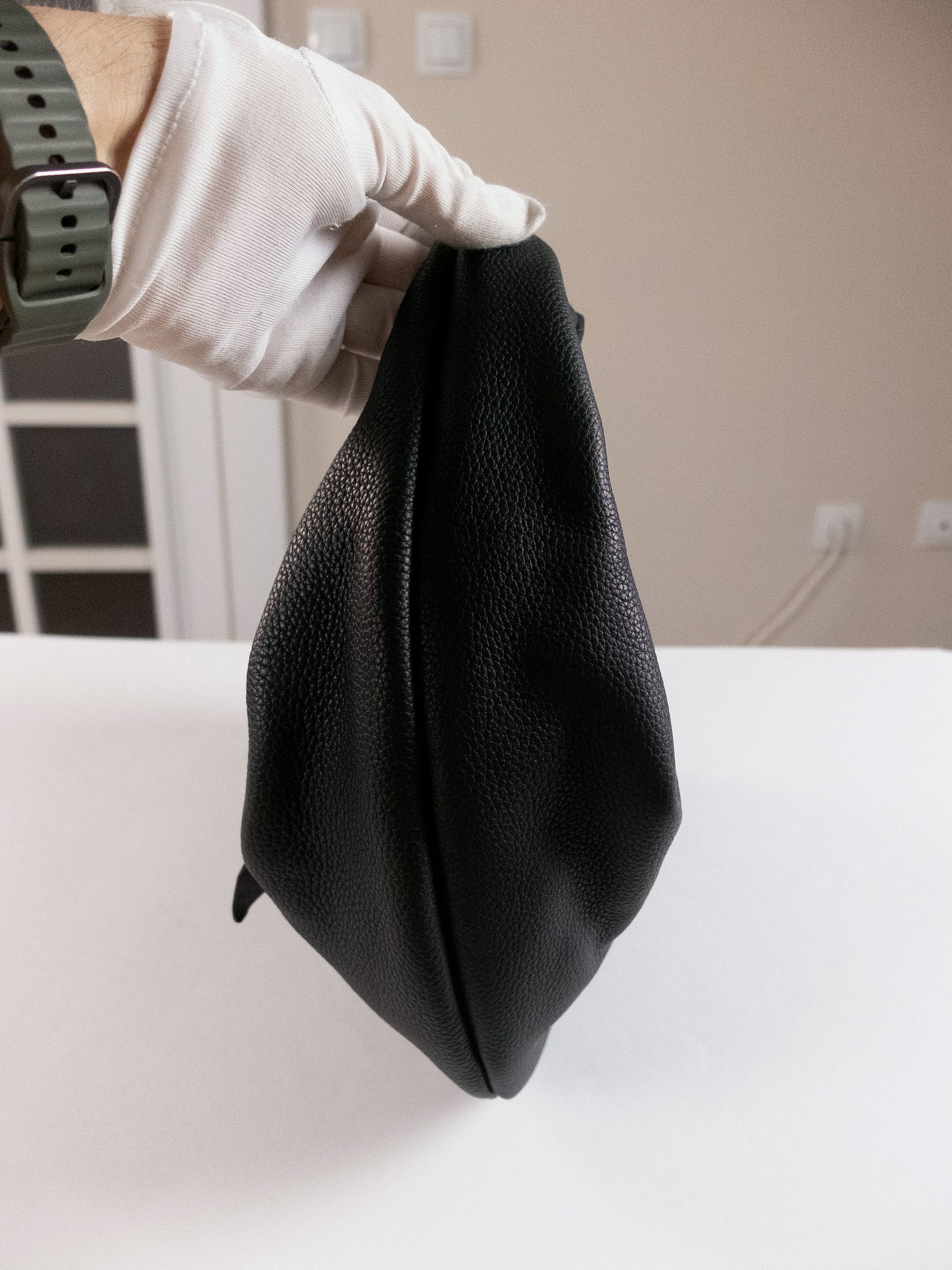 KHAITE KHAITE Olivia medium black grained leather hobo bag Size ONE SIZE - 8 Thumbnail