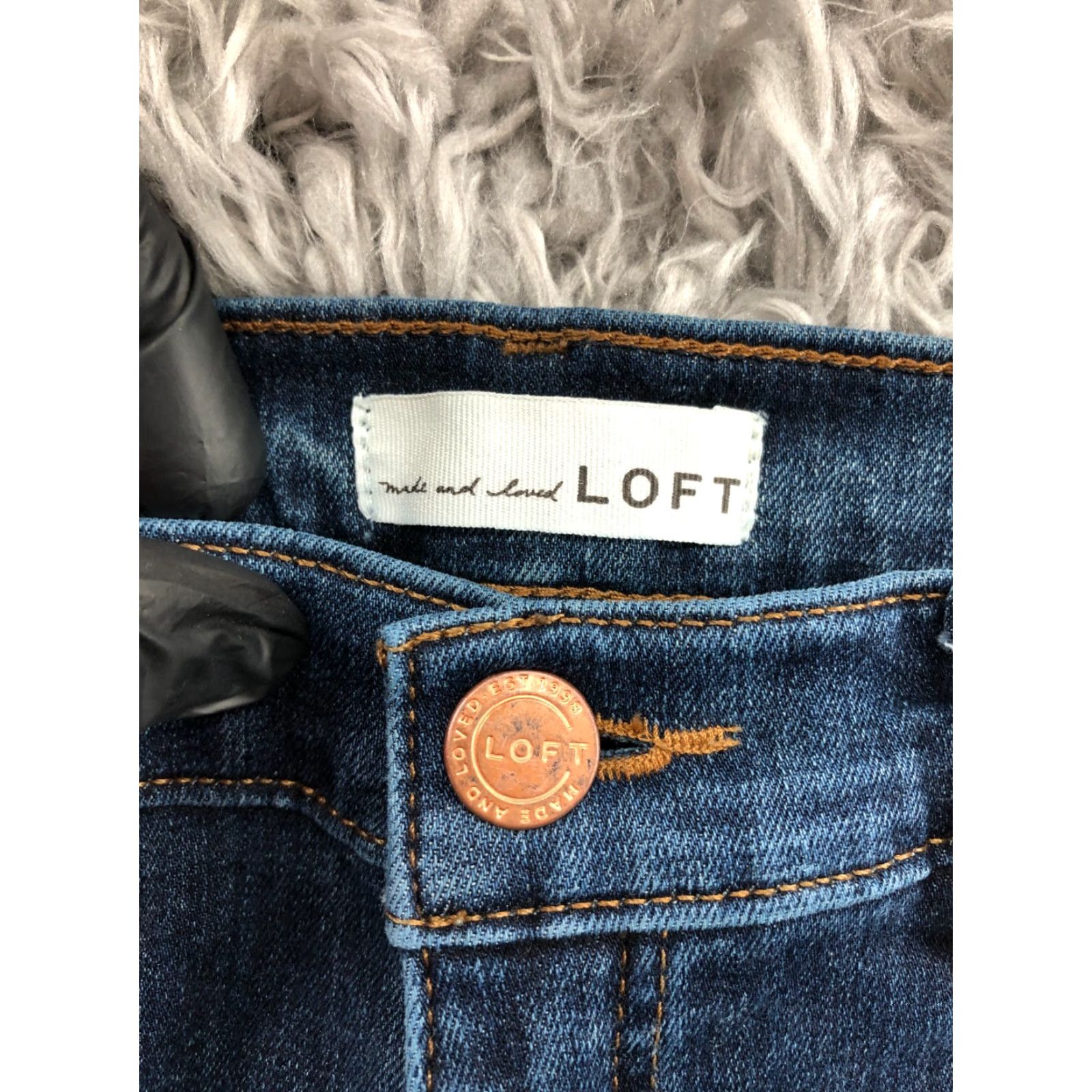Loft LOFT Jeans Skinny Loft Regular Size 12 Womens Medium Wash Blue 5-Pocket Denim Zip Button Belt Loops Inseam 29 in High Rise Cotton Brand: LOFT Women's Size 34" / US 12 / IT 48 - 6 Thumbnail