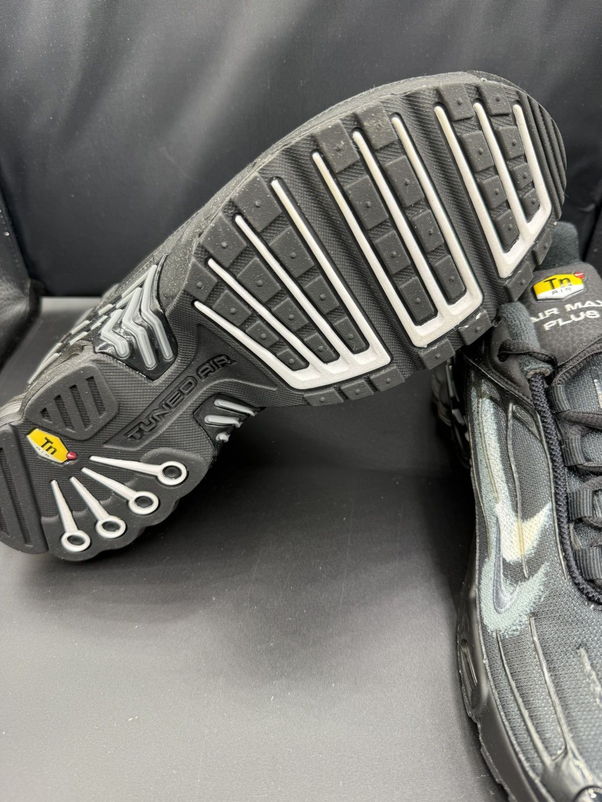 Nike NIKE TUNED 3 Black/Grey Swoosh Size US 10 / EU 43 - 11 Thumbnail