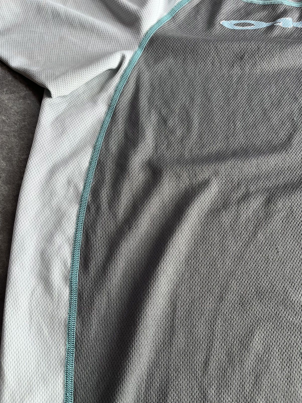 Oakley 00s Oakley Vintage Big Cracked Logo Jersey Tee L Rare Size US L / EU 52-54 / 3 - 4 Thumbnail