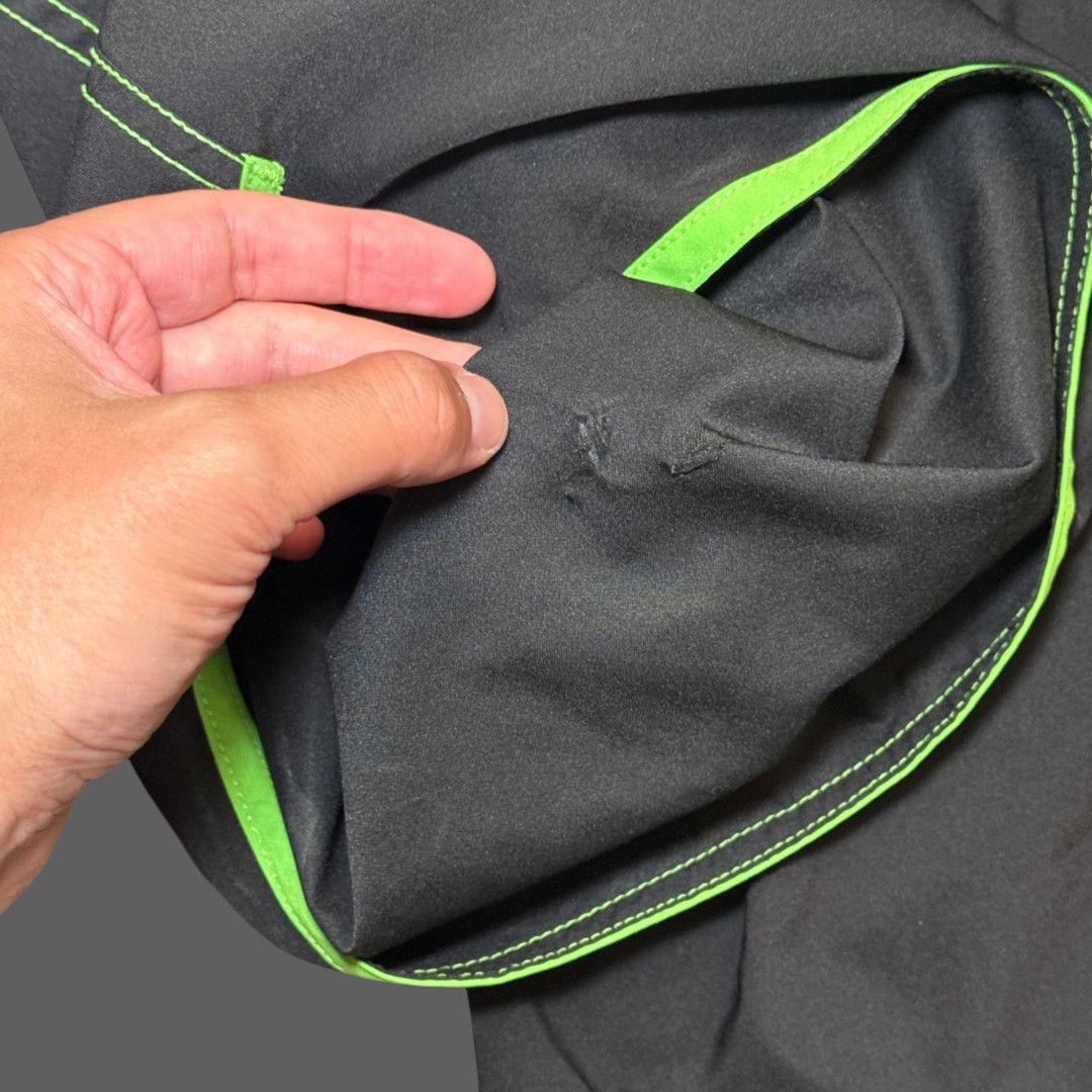 Nike Nike Y2K RARE Black/Green Boardshorts Size 30 GUC Size US 30 / EU 46 - 11 Thumbnail