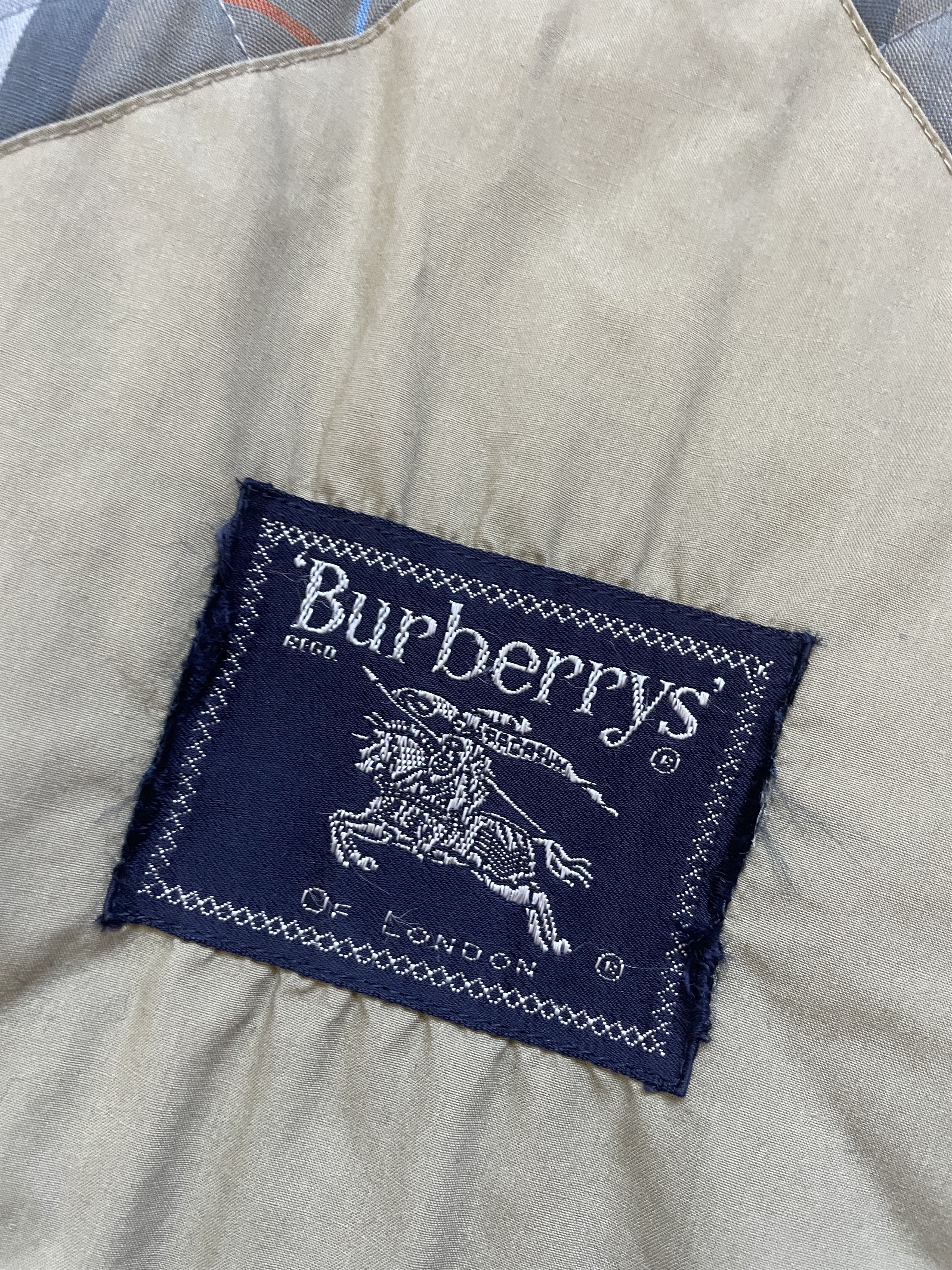 Burberry VINTAGE 90S BURBERRYS OLD MONEY BEIGE COAT JACKET Size US M / EU 48-50 / 2 - 9 Thumbnail