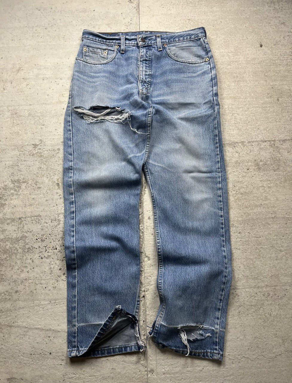 Levi's Vintage Clothing Levis Vintage Destroyed Blue Jeans Size US 32 / EU 48 - 2 Thumbnail