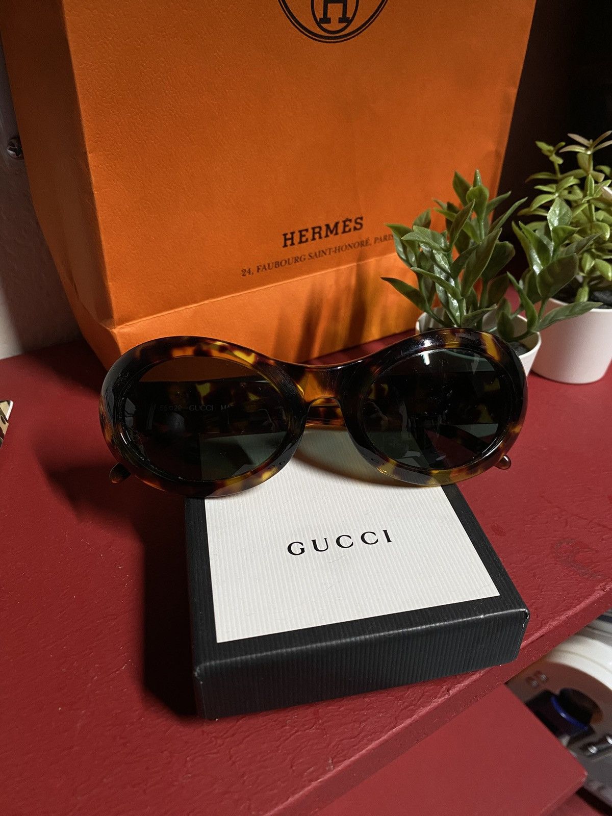 Gucci GG Oval Sunglasses Y2K Circle Shades Preowned
