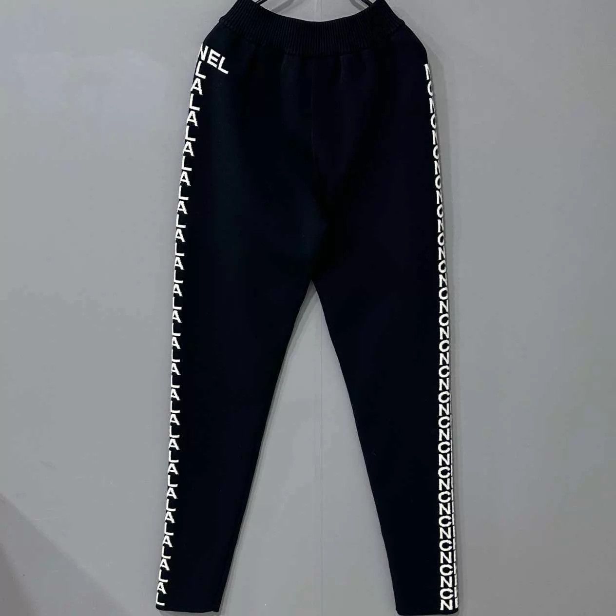 Chanel Chanel women's black all over print 38 99 New pants Size 27" / US 4 / IT 40 - 1 Thumbnail