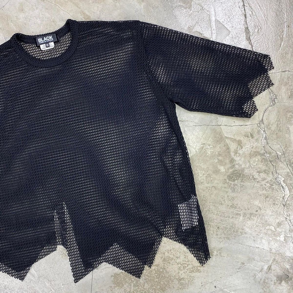 Comme des Garcons Black SS2023 Mesh Jagged Hem Top Size US S / EU 44-46 / 1 - 3 Thumbnail