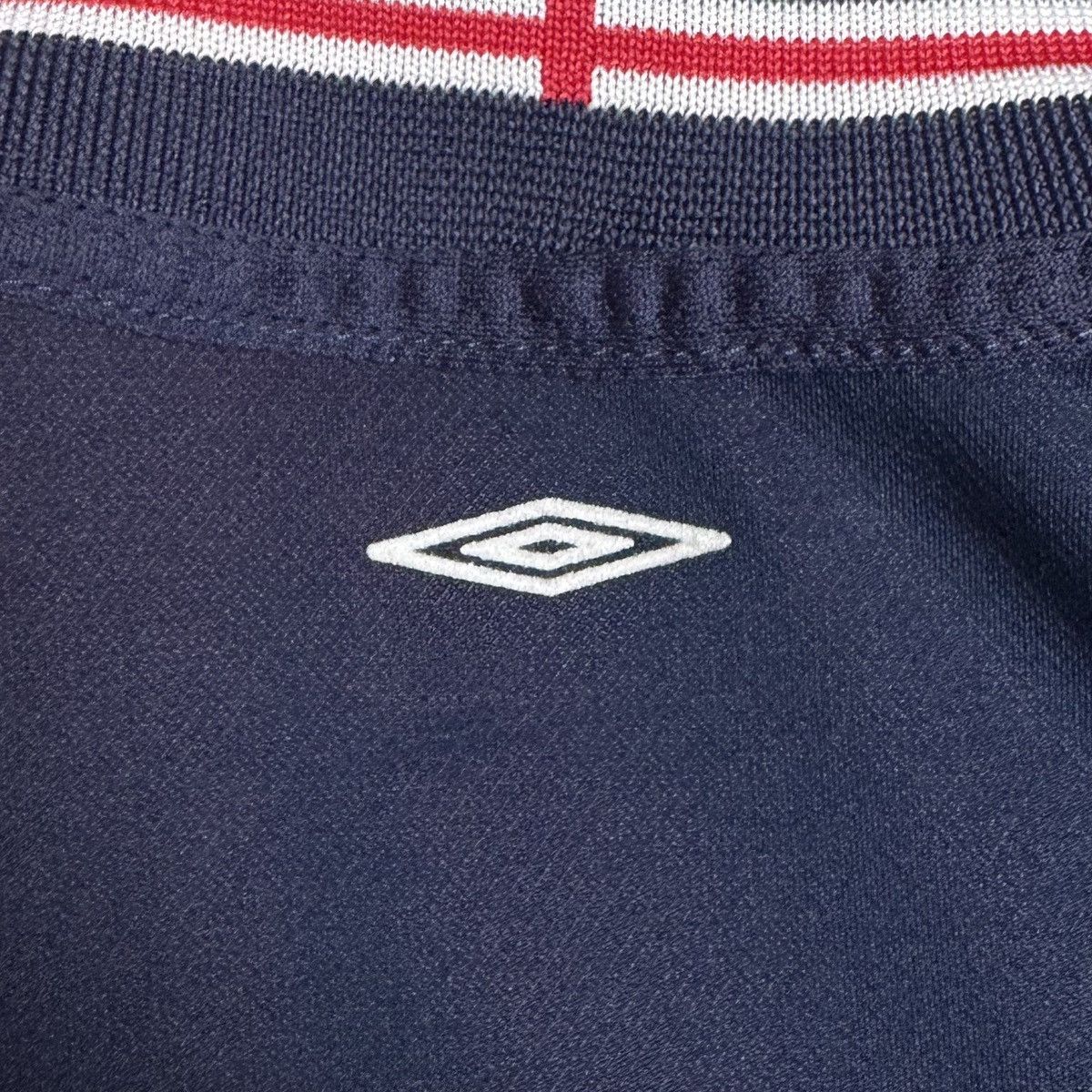 Umbro England 2002/04 Home Shirt Soccer Jersey Long Sleeve Umbro Size US L / EU 52-54 / 3 - 17 Thumbnail
