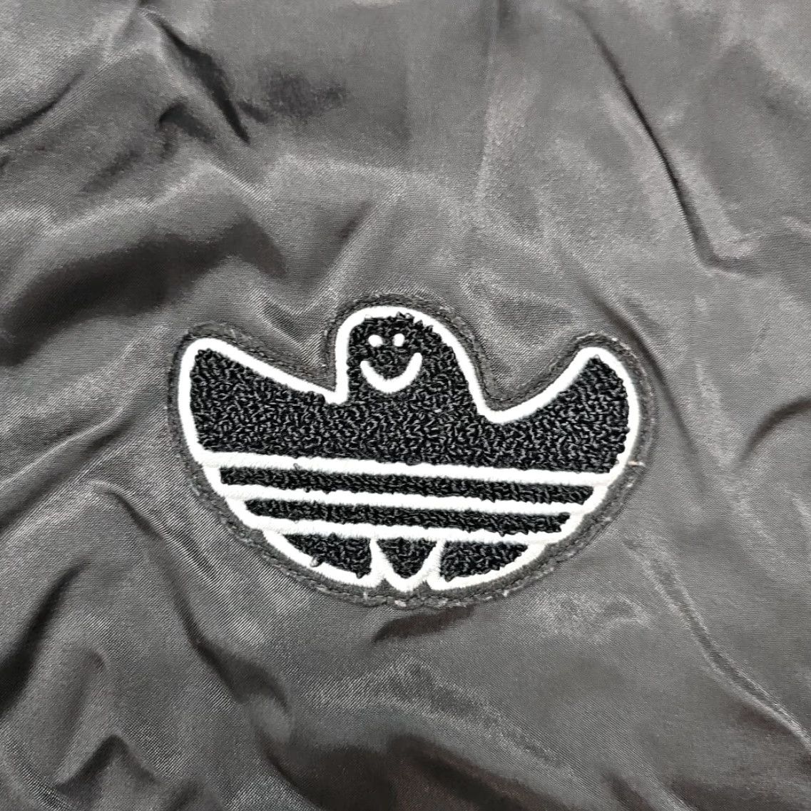 Adidas VINTAGE Adidas Shmoofoil Satin Bomber Jacket Men 2XL Black Skateboarding Bomber Jacket Mens Satin Bonded Casual Activewear Size US XXL / EU 58 / 5 - 6 Thumbnail