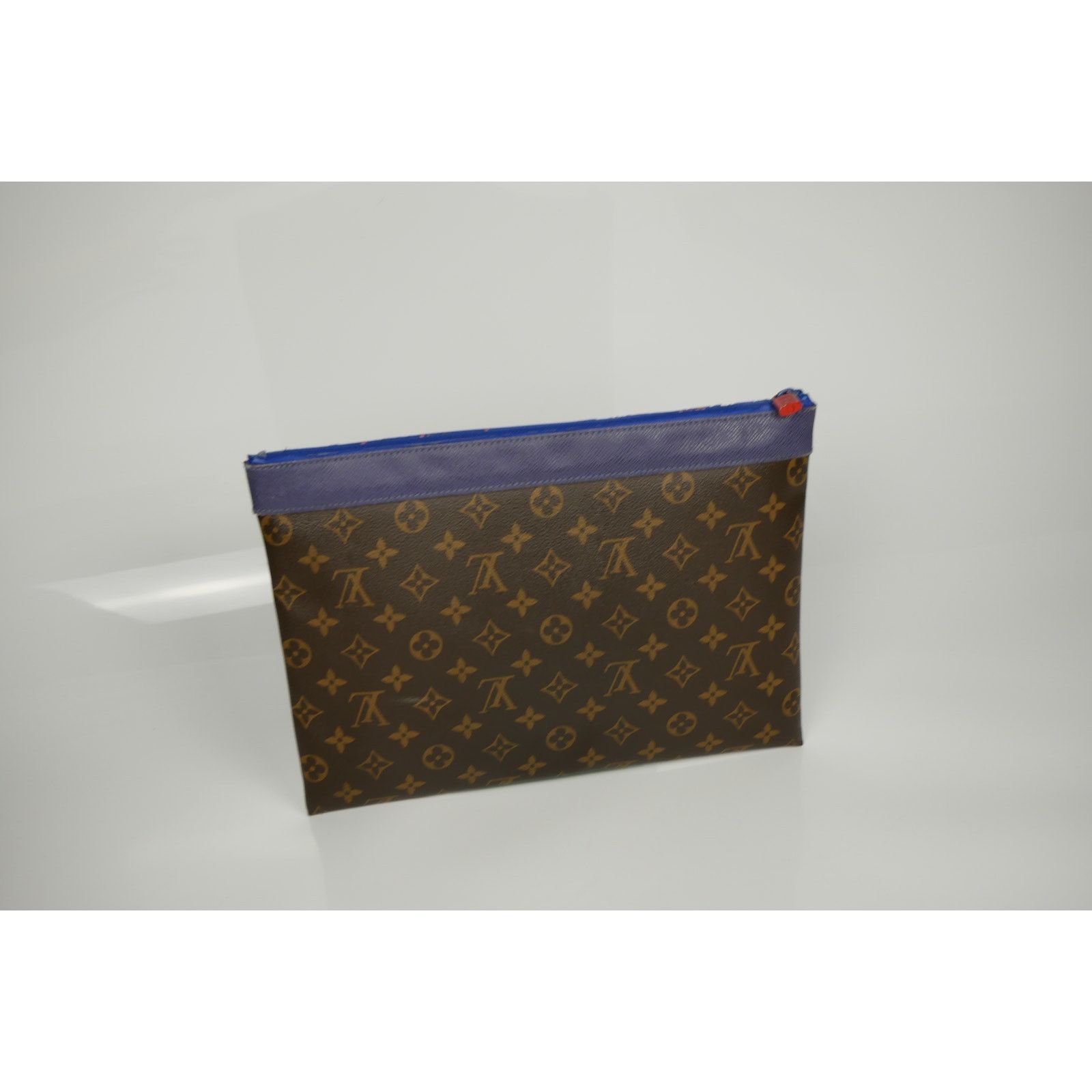 Louis Vuitton Limited Edition Monogram Pochette Apollo Clutch Size ONE SIZE - 2 Thumbnail