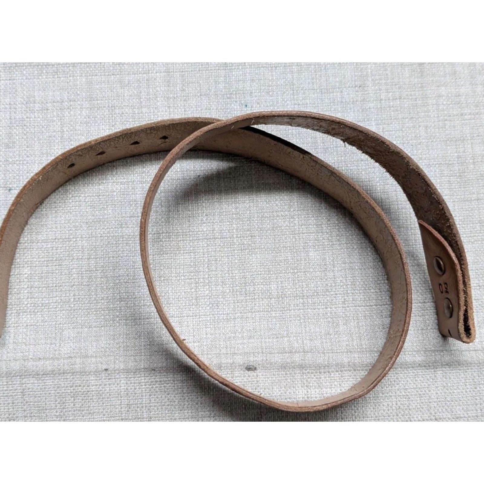Vintage VINTAGE handcrafted western belt Tooled Buckle 28 belt Brown leather acorns cowhide Full Grain Leather Mens Belt Size 28 - 4 Thumbnail