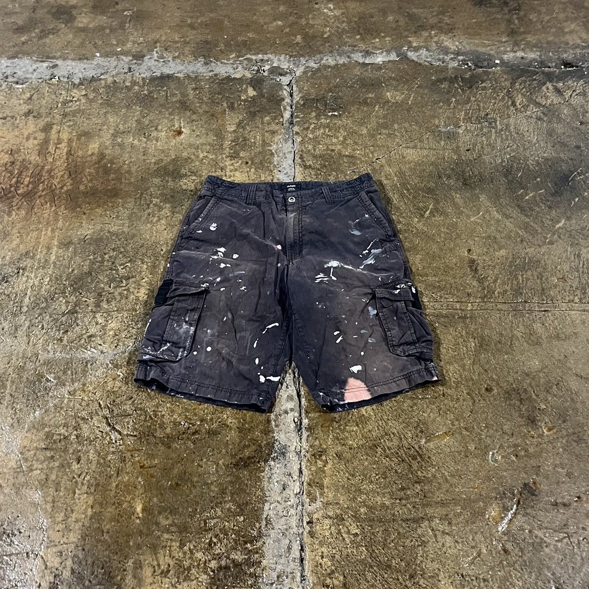 Japanese Brand × Vintage Crazy Paint Splatter Thrashed Workwear Skater Cargo Shorts Size US 32 / EU 48 - 1 Thumbnail