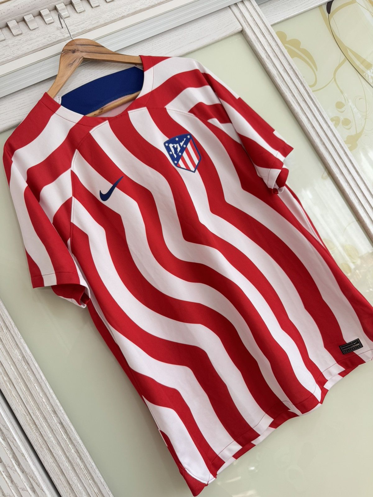 Nike Atletico Madrid 2022-2023 Home Soccer Jersey Football Kit Size US XL / EU 56 / 4 - 4 Thumbnail