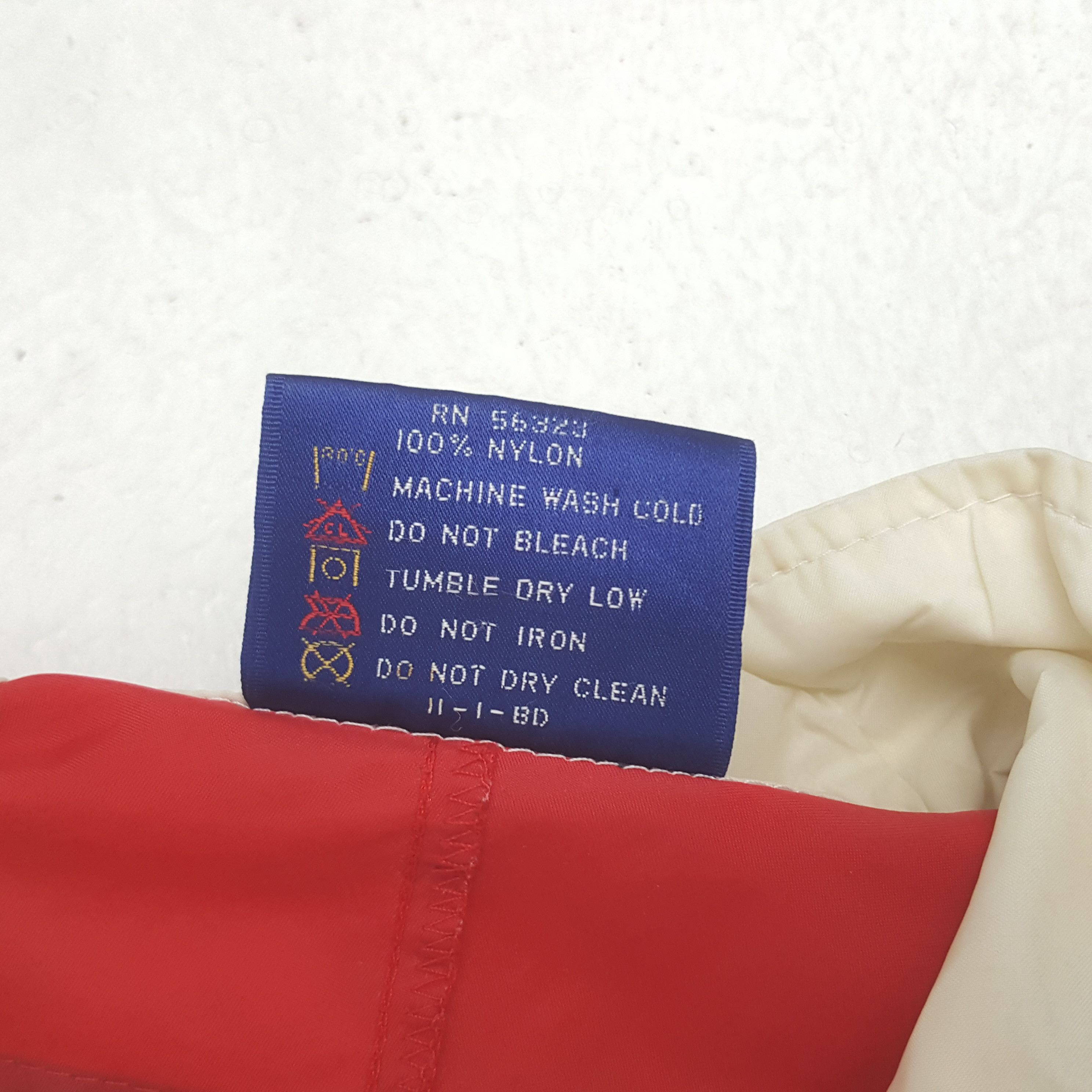 Nike Vintage NIKE Half Zipper Outdoor Windbreaker Jacket RR8 Size US L / EU 52-54 / 3 - 6 Thumbnail