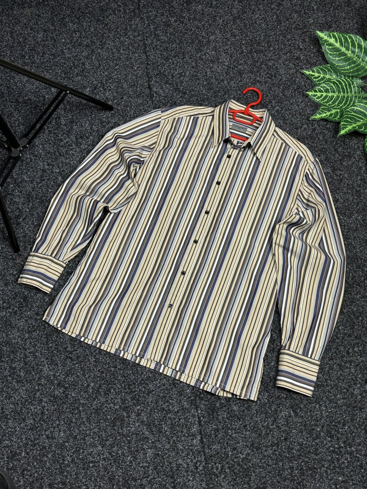 Designer × Givenchy × Vintage Givenchy Shirt Luxury In a beautiful stripe Size M Size US M / EU 48-50 / 2 - 1 Thumbnail