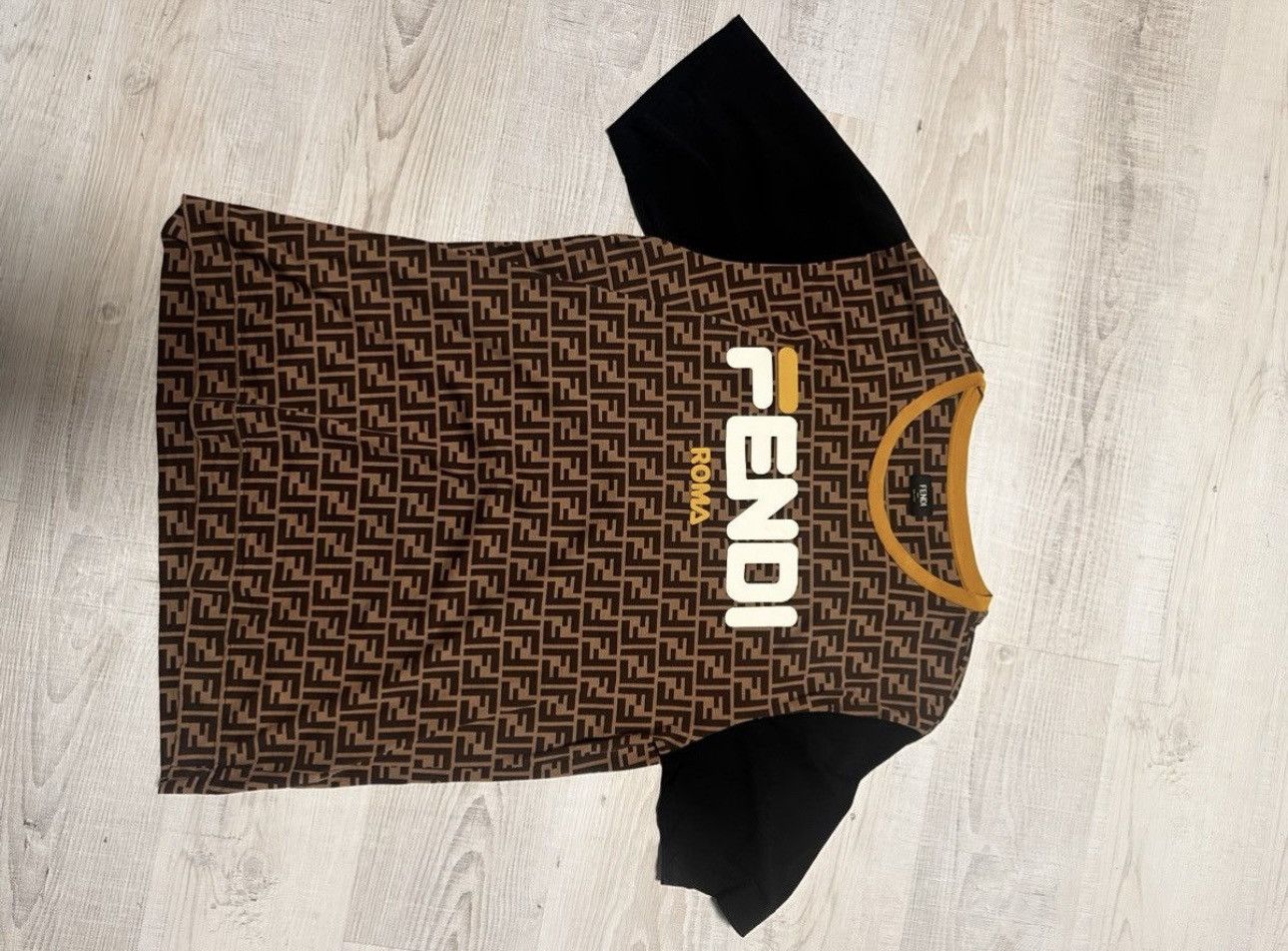 Fendi Fendi Roma t shirt Size US XL / EU 56 / 4 - 5 Thumbnail