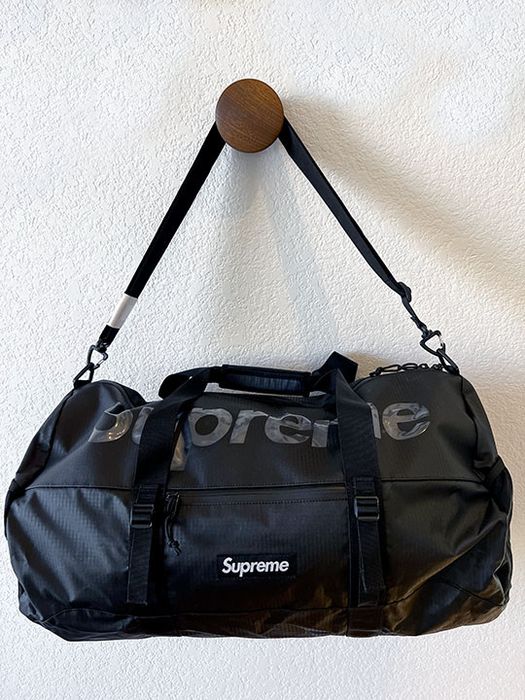 Supreme Logo Duffle Bag ss 21 in Black