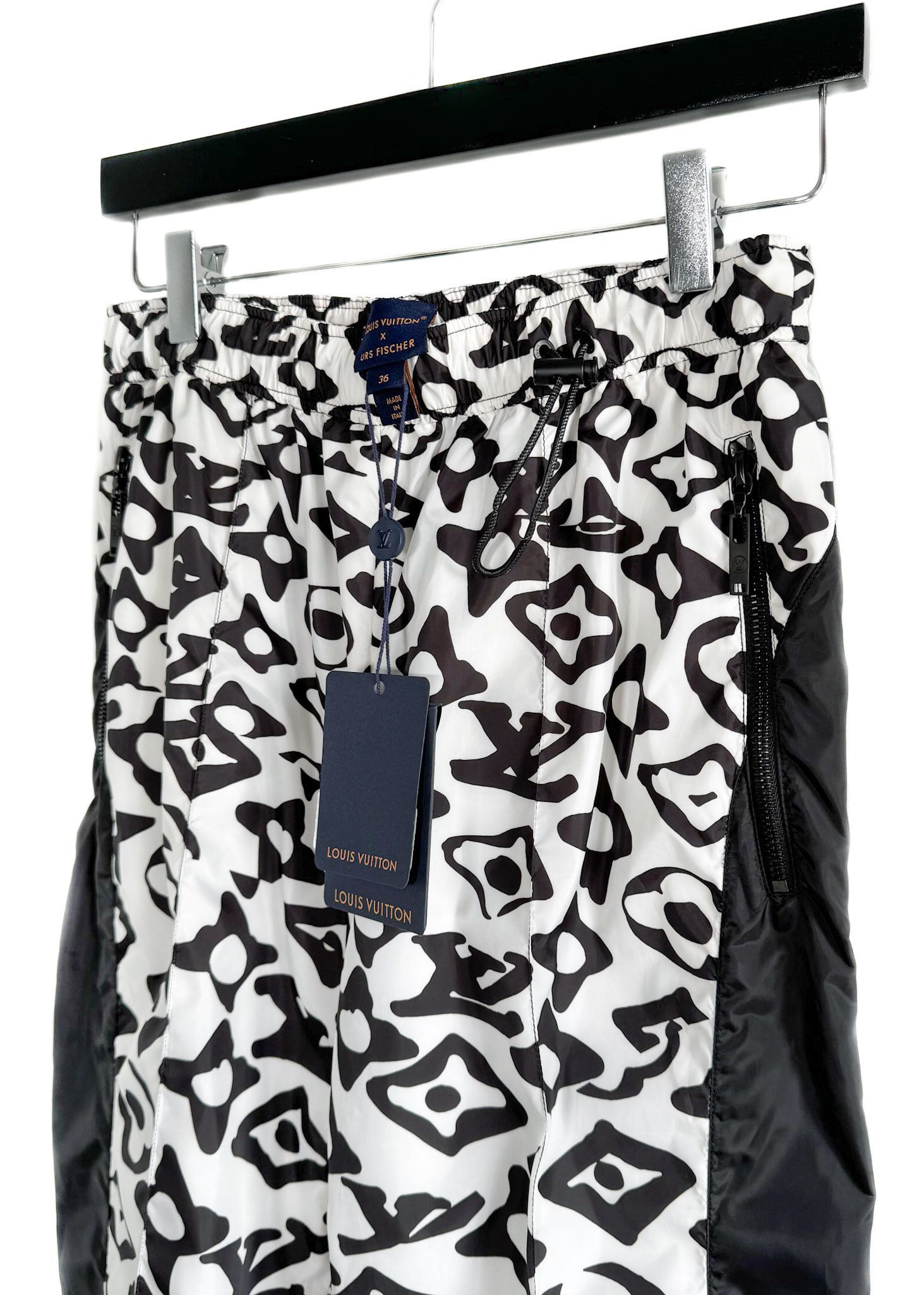 Louis Vuitton Louis Vuitton 2021 Black White Printed Cuffed Jogging Pants Size 27" / US 4 / IT 40 - 5 Thumbnail