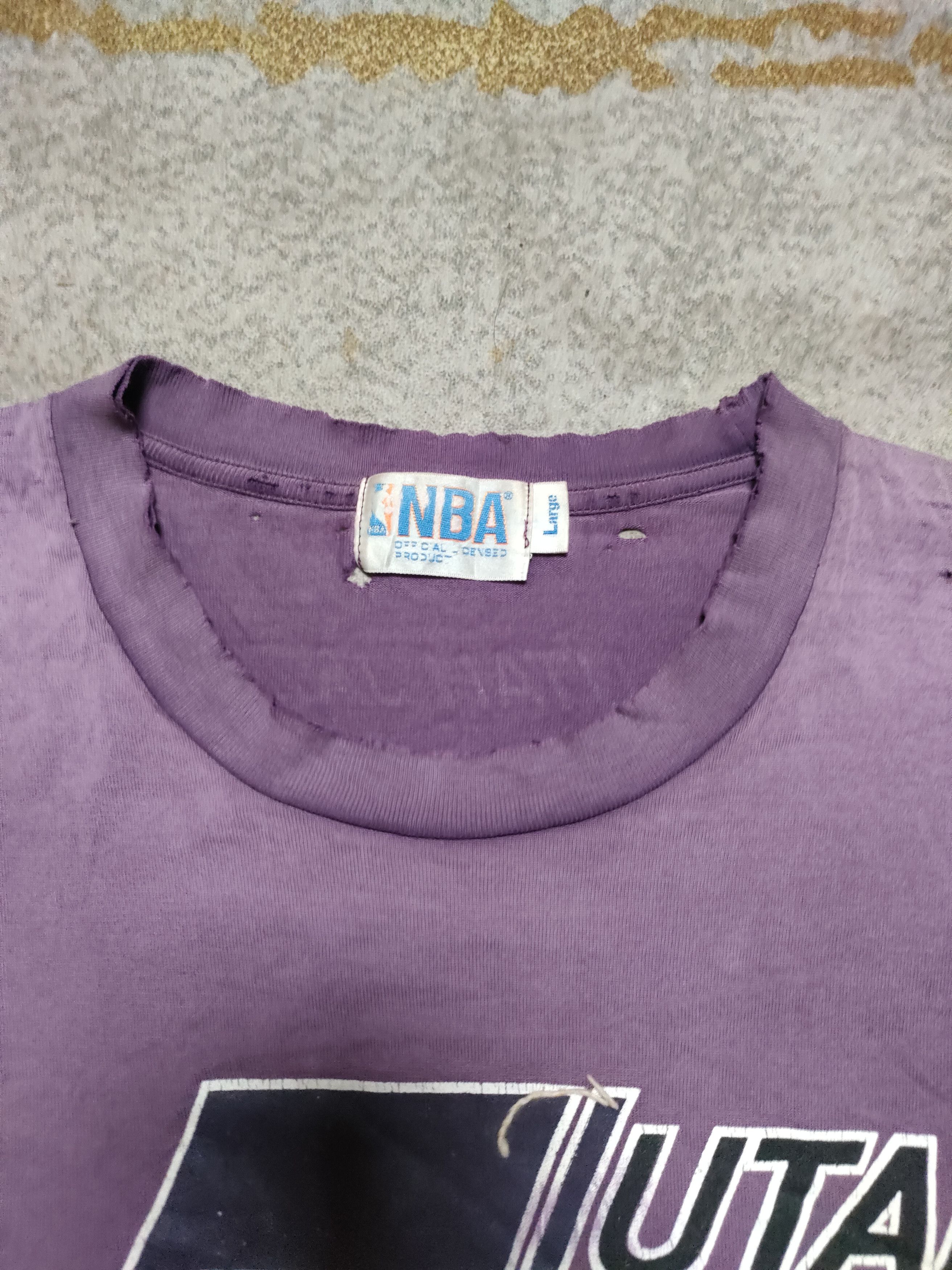 Vintage Vintage Distressed Utah Jazz Size US L / EU 52-54 / 3 - 7 Thumbnail