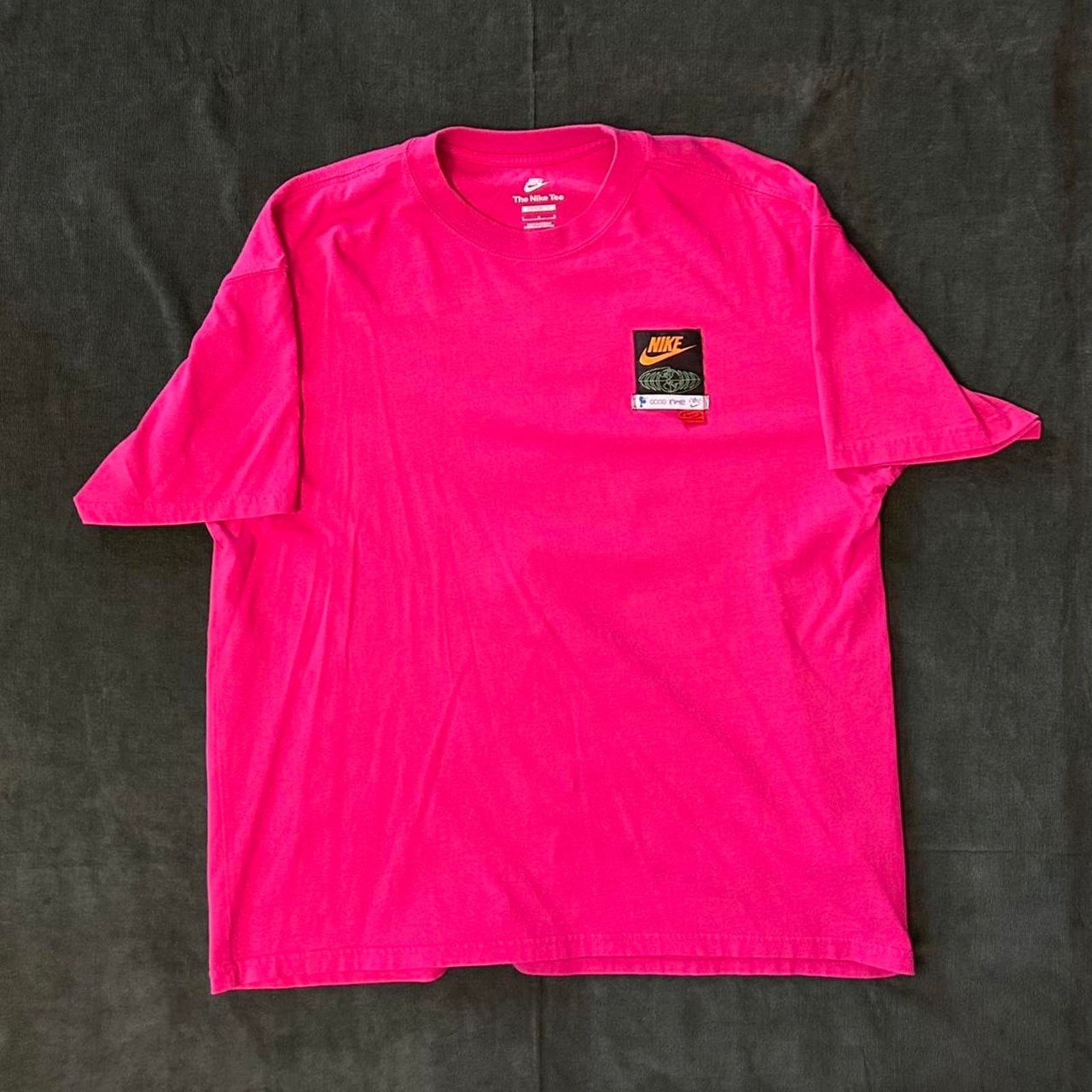 Nike Nike graphic tee with patch Size US L / EU 52-54 / 3 - 1 Thumbnail