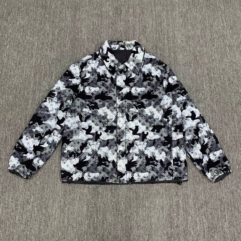 Louis Vuitton LOUIS VUITTON Camouflage presbyopic print reversible jacket Size US L / EU 52-54 / 3 - 1 Thumbnail
