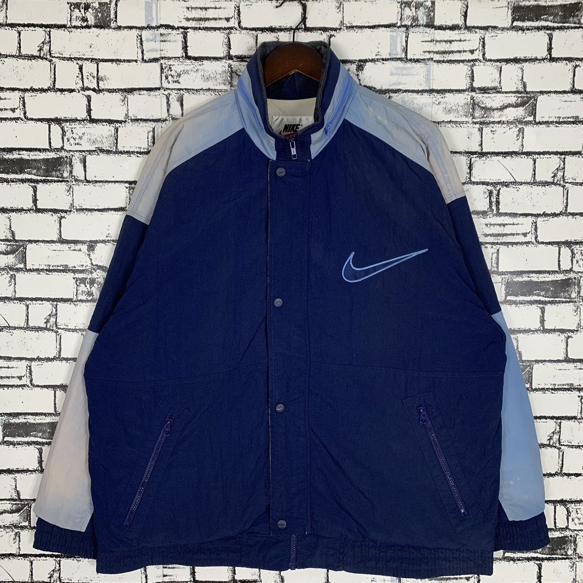 Vintage Vintage Sportwear Nike Windbreaker Jacket Size US XL / EU 56 / 4 - 1 Thumbnail