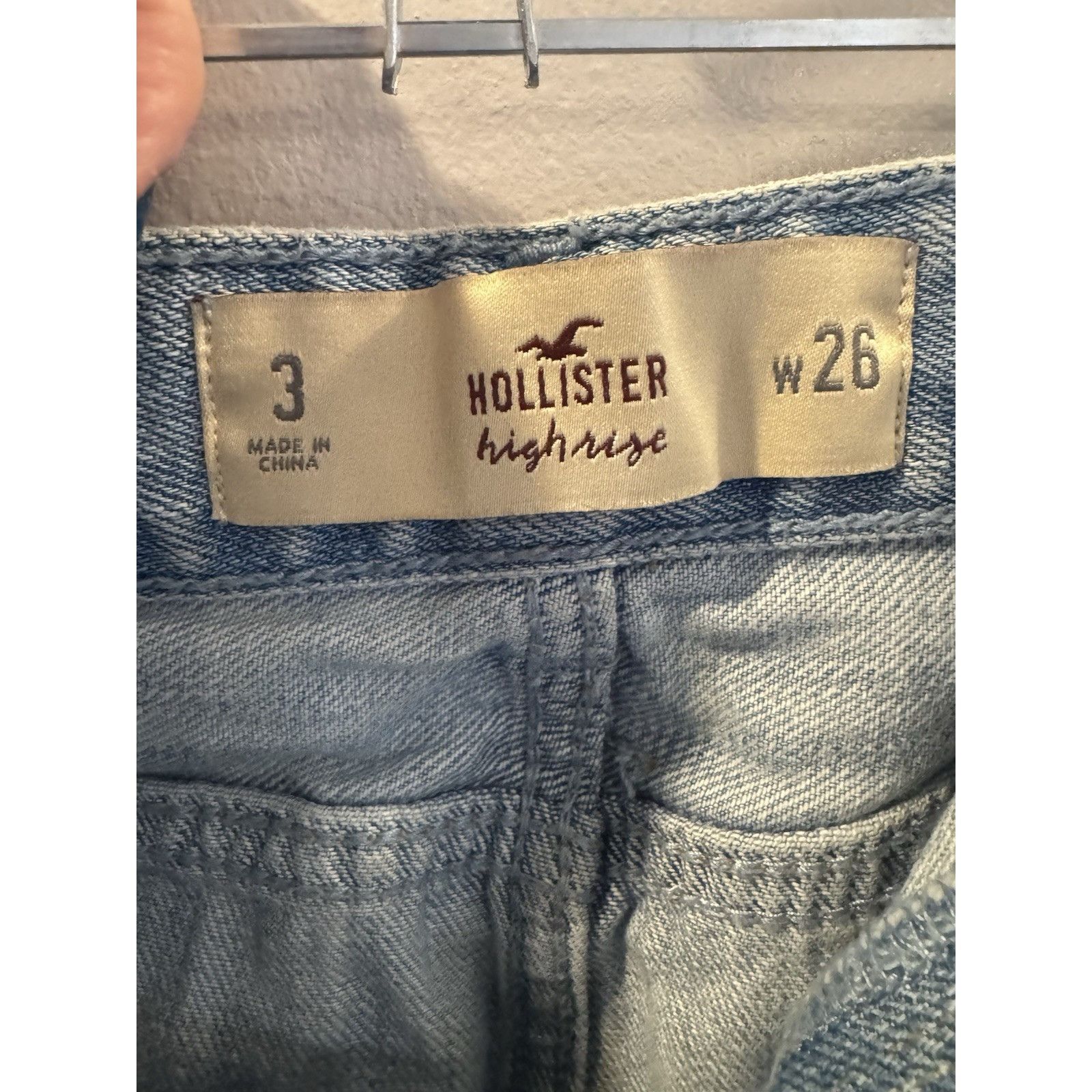Hollister Hollister Denim Light Wash Distressed High Rise Mini Skirt S Size 26" / US 2 / IT 38 - 5 Thumbnail