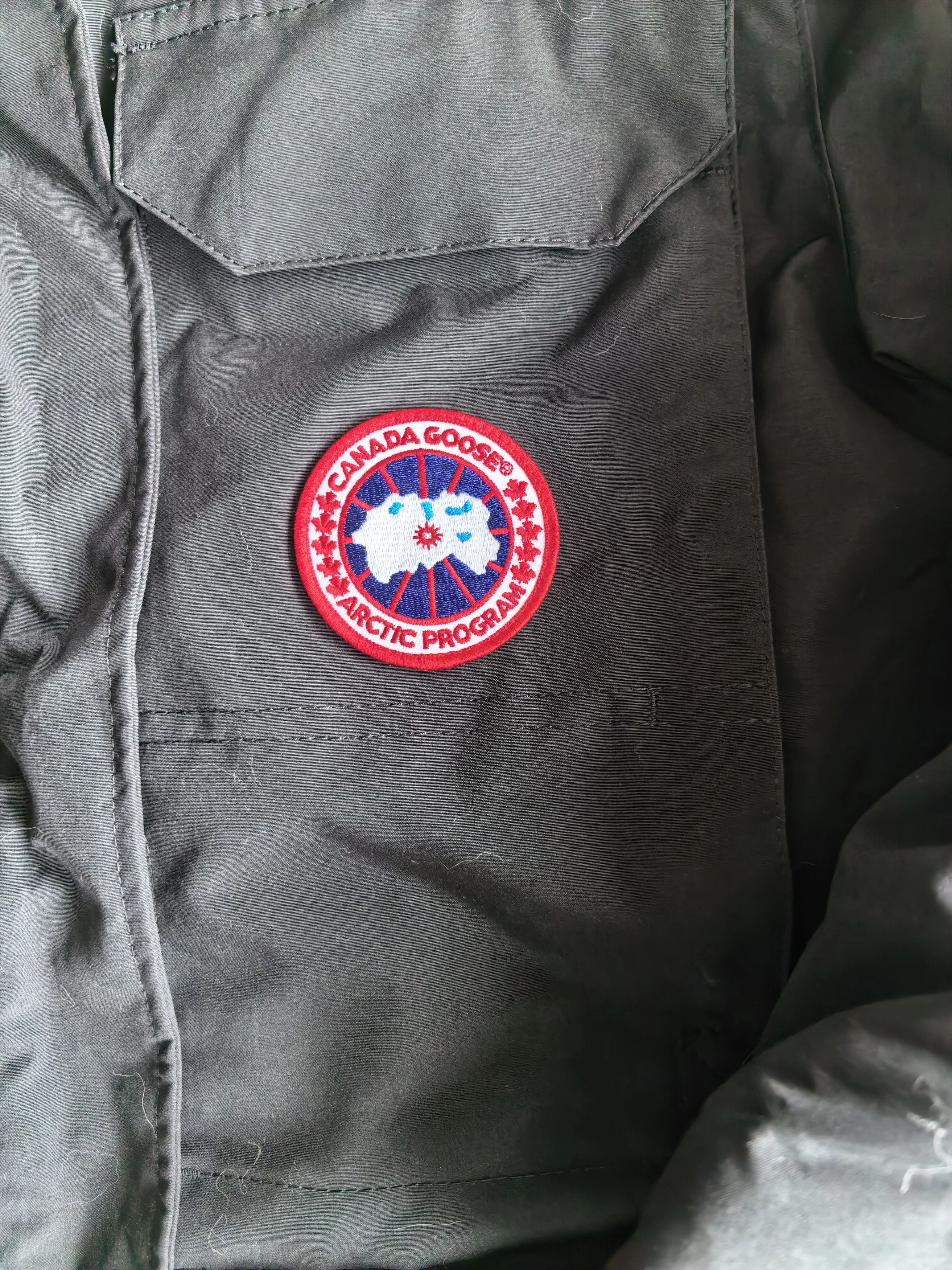 Canada Goose Canada Goose Expedition Black Down Jacket M 4660L Size M / US 6-8 / IT 42-44 - 2 Thumbnail