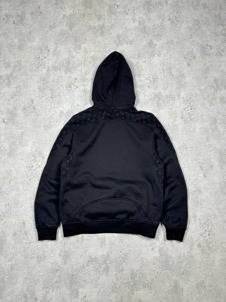 Louis Vuitton Louis Vuitton Monogram Circle Cut Black Hoodie Size M Size US M / EU 48-50 / 2 - 9 Thumbnail